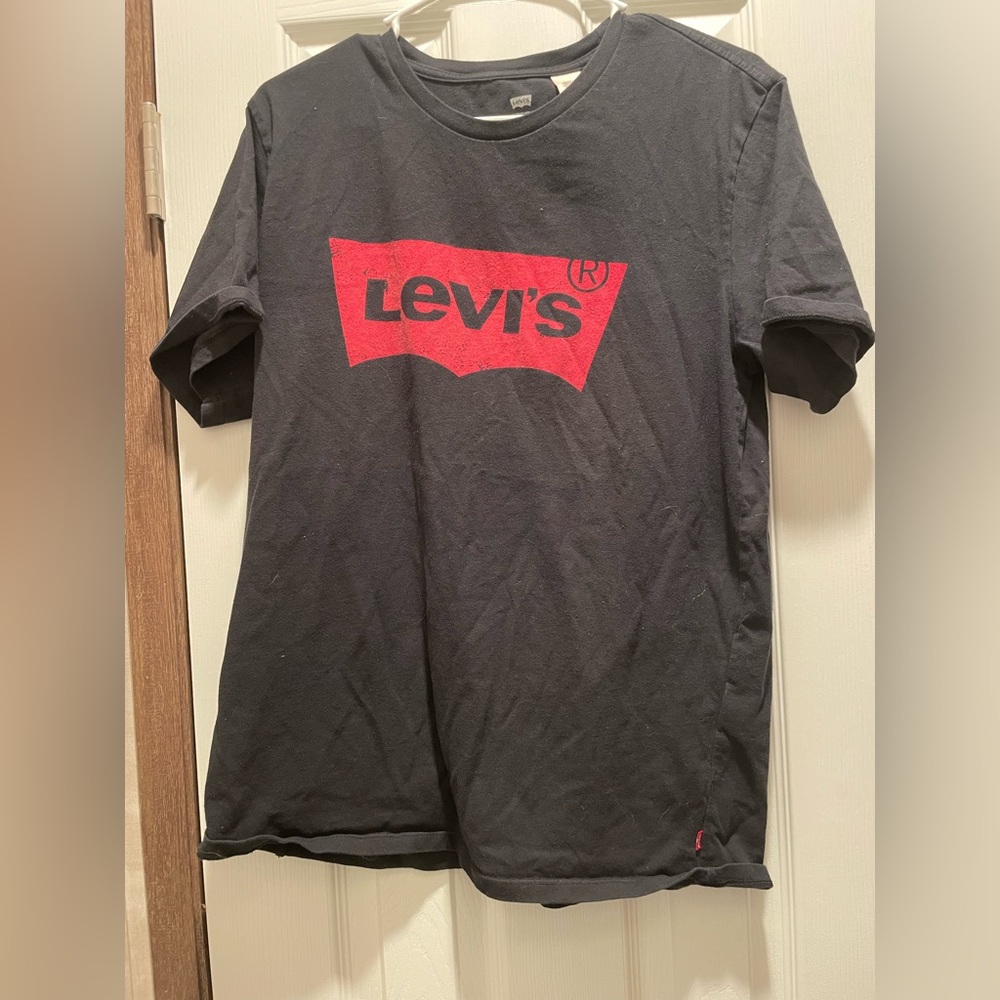 Levi’s t-shirt